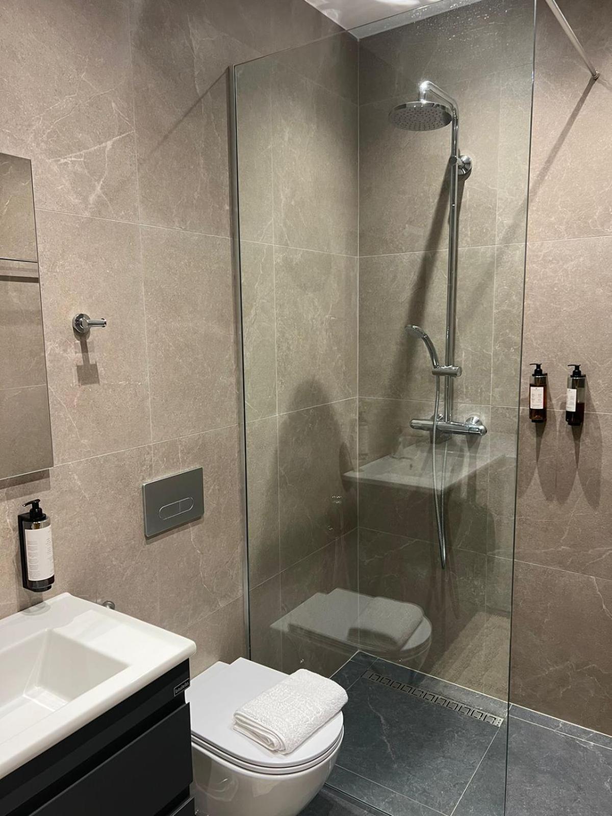 Seaside Apartment Sarandë エクステリア 写真