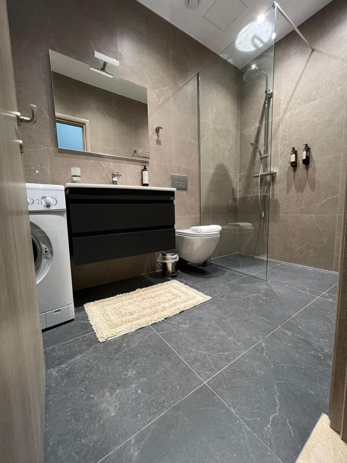 Seaside Apartment Sarandë エクステリア 写真